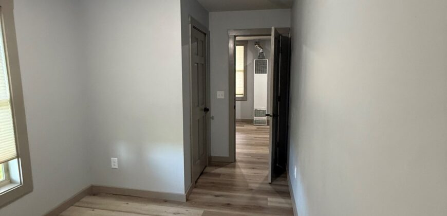 #1-1 bedroom apt-Bill & Lynna Speier 325 W Kemp