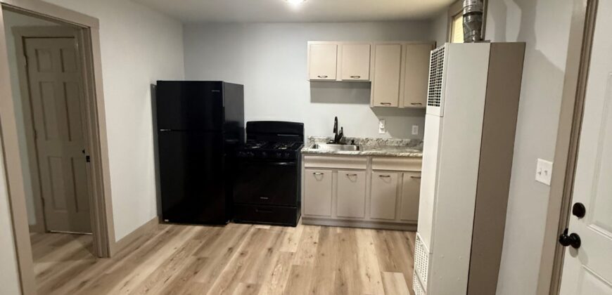 #1-1 bedroom apt-Bill & Lynna Speier 325 W Kemp