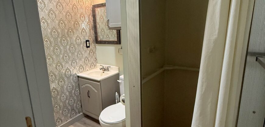 #2 – 1 Bedroom Apartment – Bill & Lynna Speier 325 W. Kemp