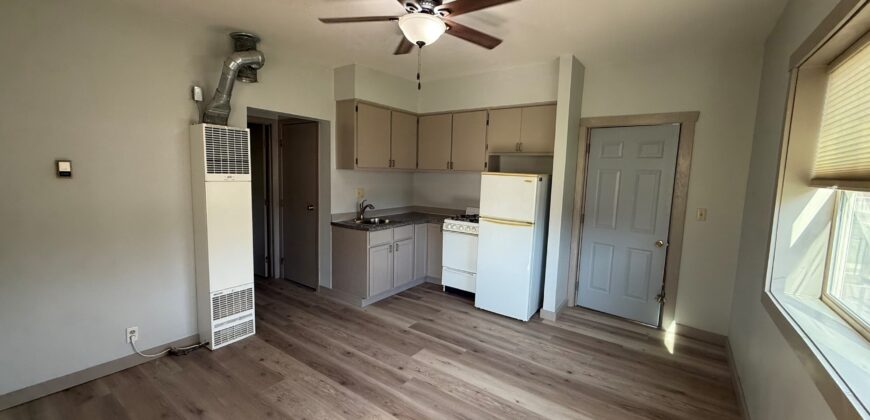 #2 – 1 Bedroom Apartment – Bill & Lynna Speier 325 W. Kemp